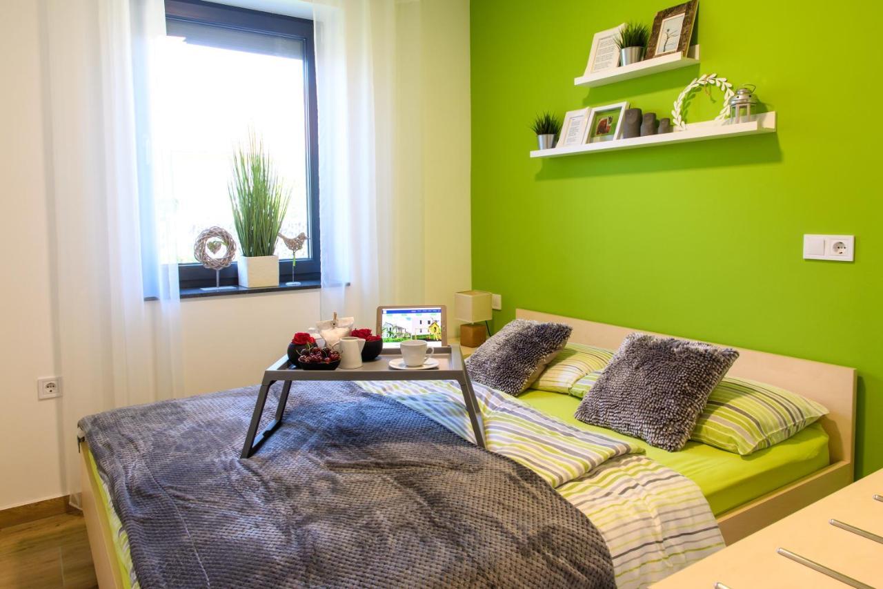 Apartmaji Banonia " Poletni Vetrc " Banovci Exterior foto